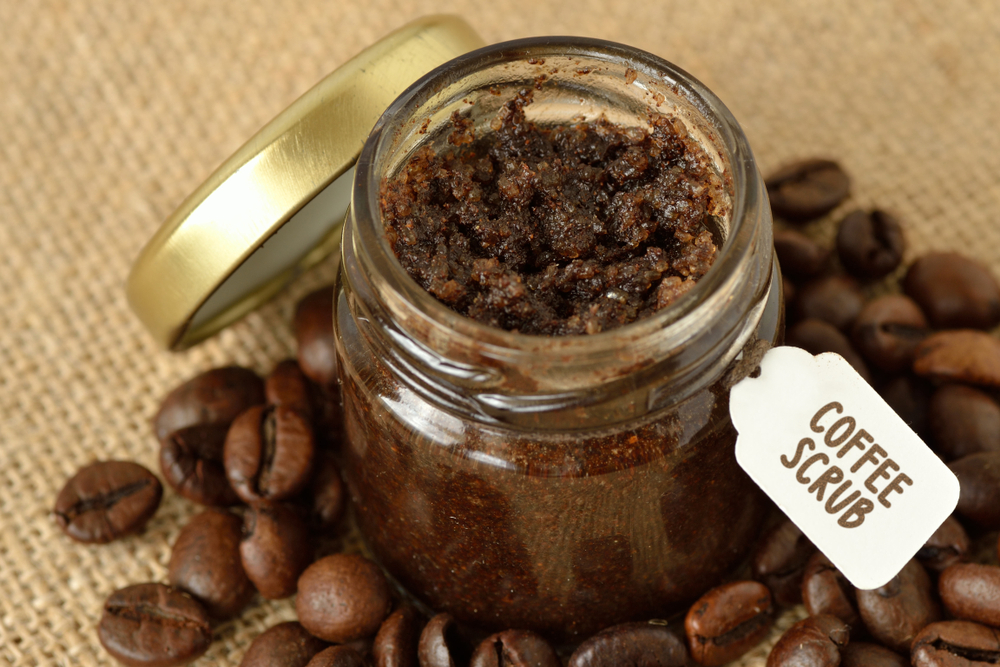 Wonderful beauty hack with the help of toothpaste and instant coffee powder